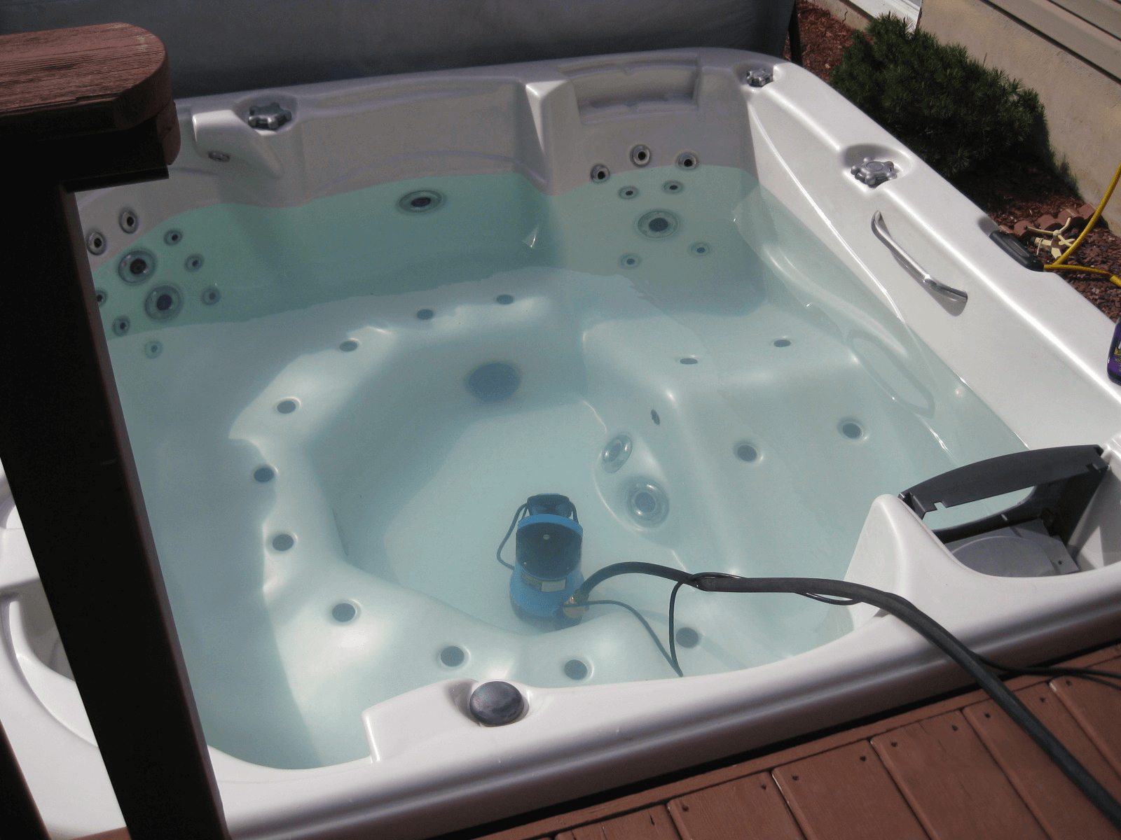 drain pump for hot tub