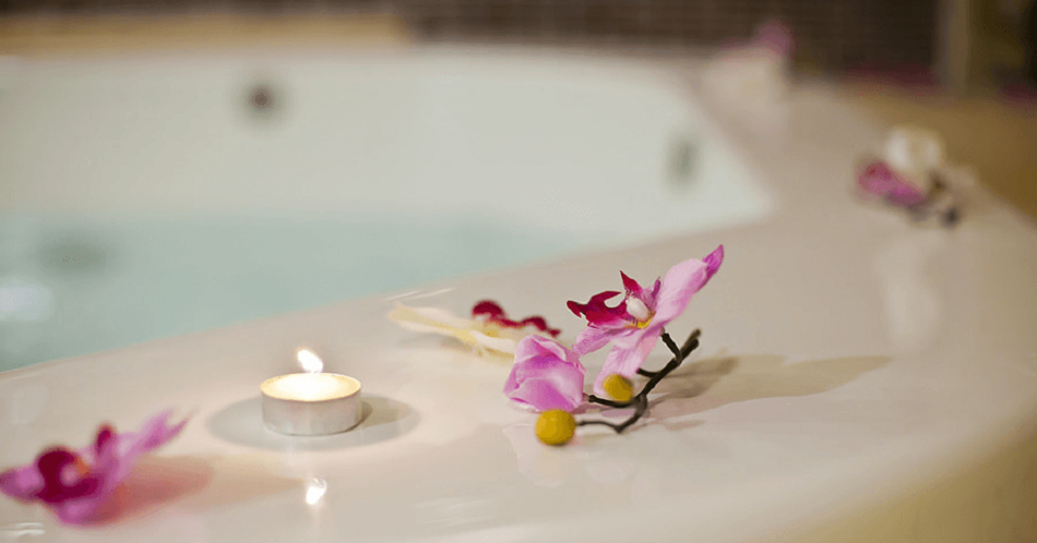 Hot tub aromatherapy